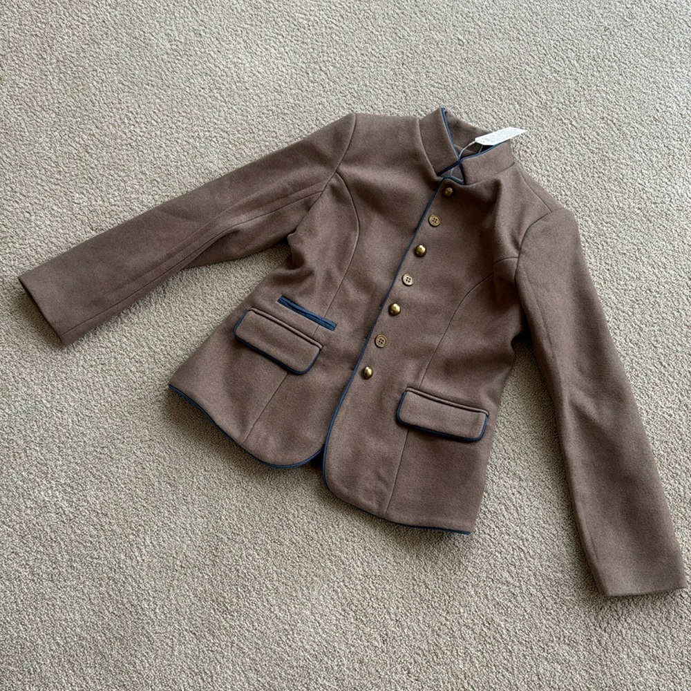 Beautifully made sport jacket. Lined. NWT